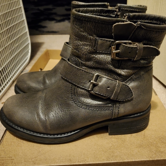 Steve Madden pewter color boots - Picture 2 of 4